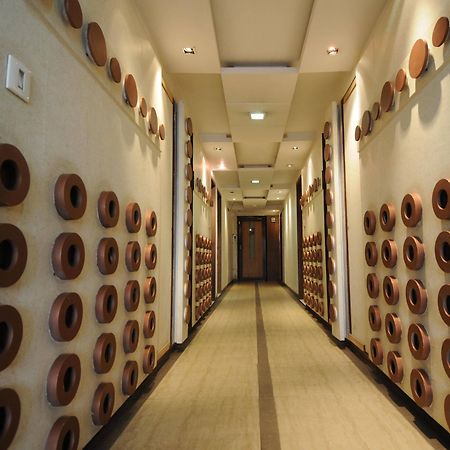 Neelkanth Paradise Hotel Ahmedabad Eksteriør billede