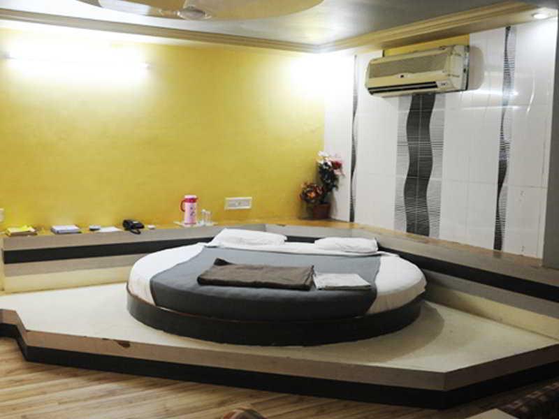 Neelkanth Paradise Hotel Ahmedabad Eksteriør billede