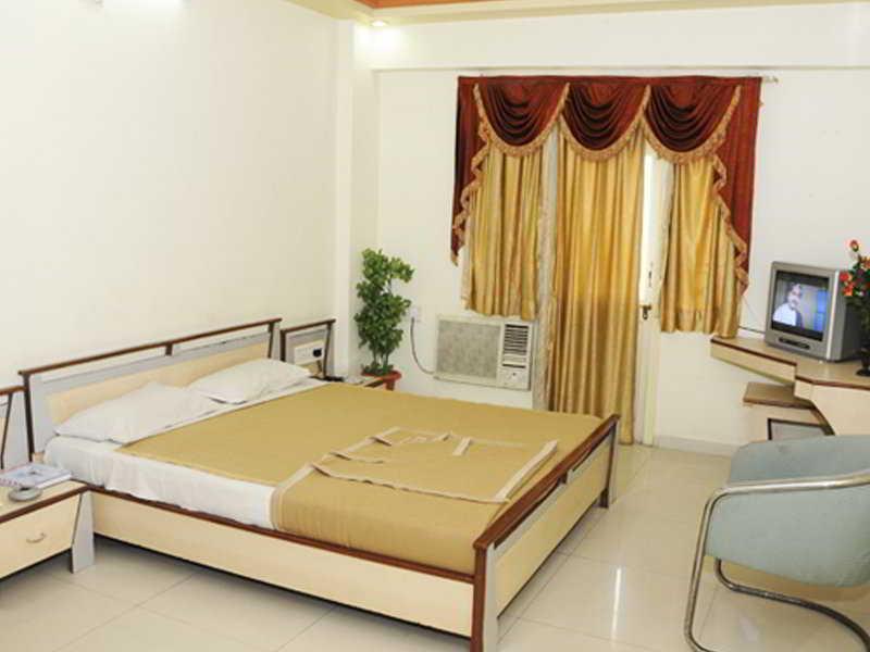 Neelkanth Paradise Hotel Ahmedabad Eksteriør billede