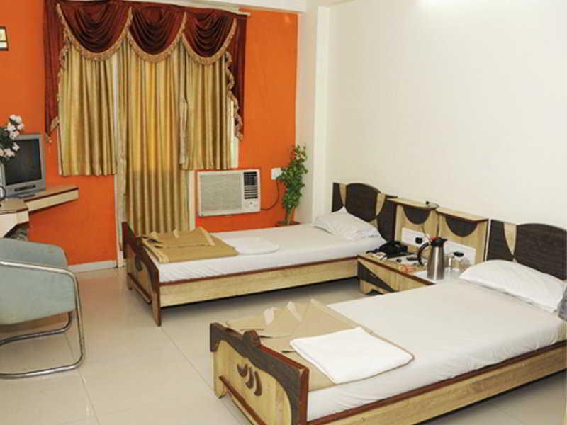 Neelkanth Paradise Hotel Ahmedabad Eksteriør billede