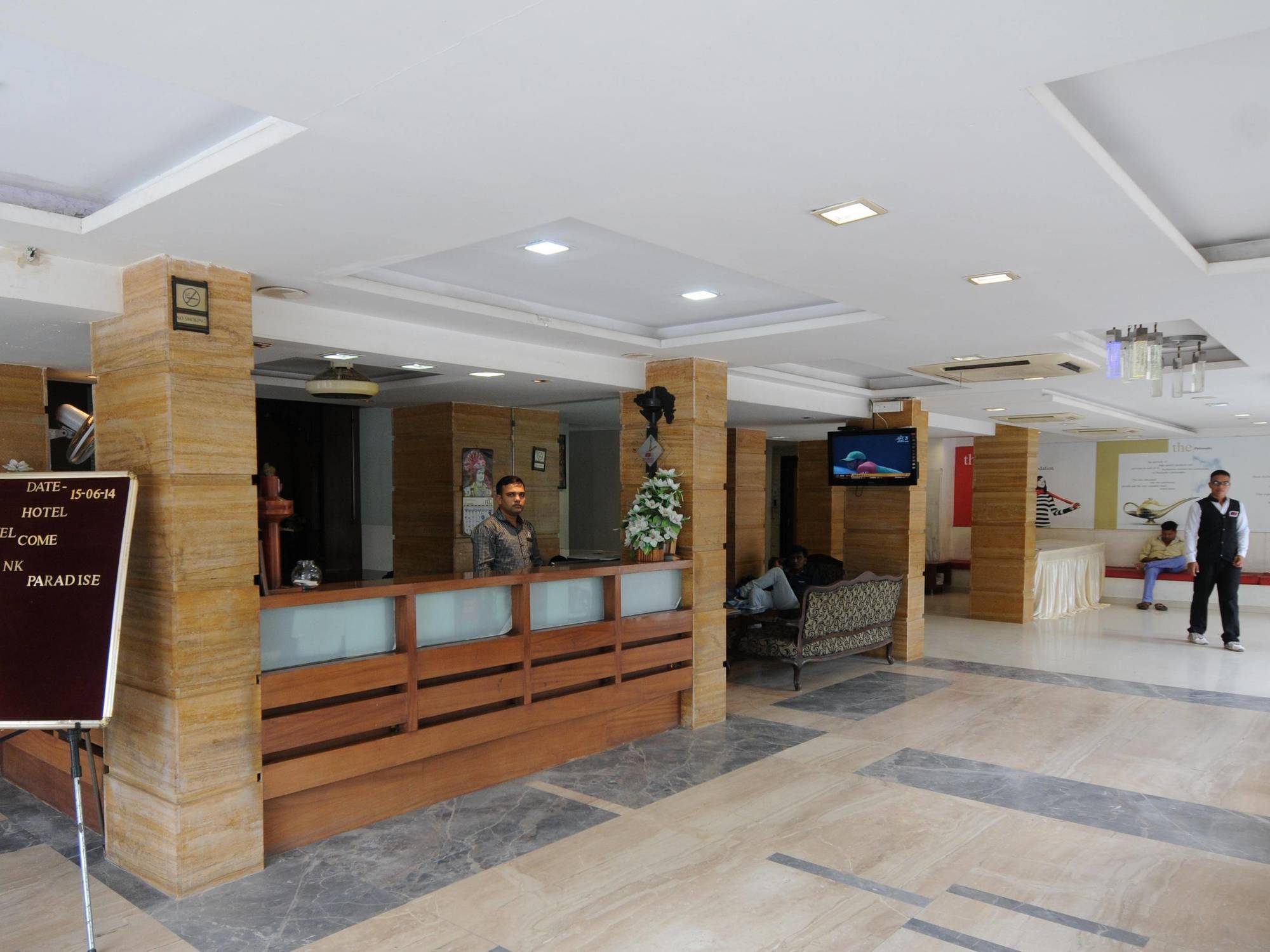 Neelkanth Paradise Hotel Ahmedabad Eksteriør billede